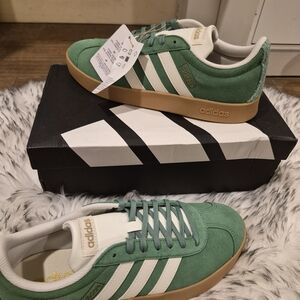 Adidas 8.5 Men's Green Suede Sneakers